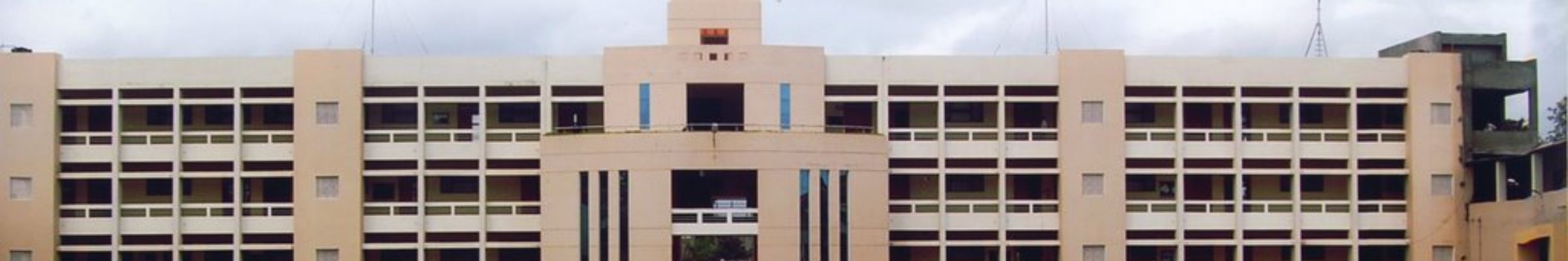 Rajarambapu Institute of Technology logo